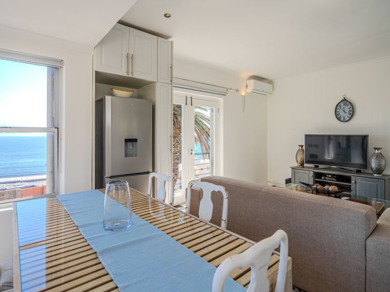 Camps Bay  Delightful Two Bedroom Cottage - Photo 2