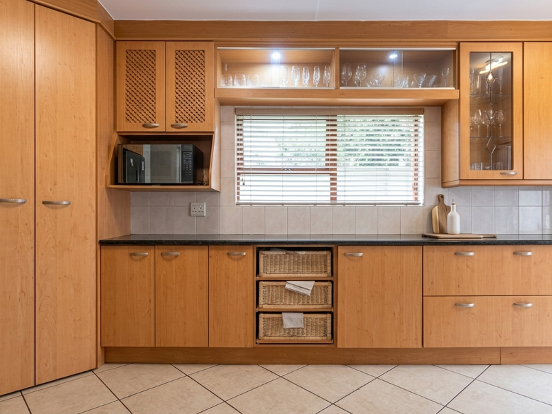 Elegant Family Living in Secure Estate Luxury in Terra Proessa - Photo 7