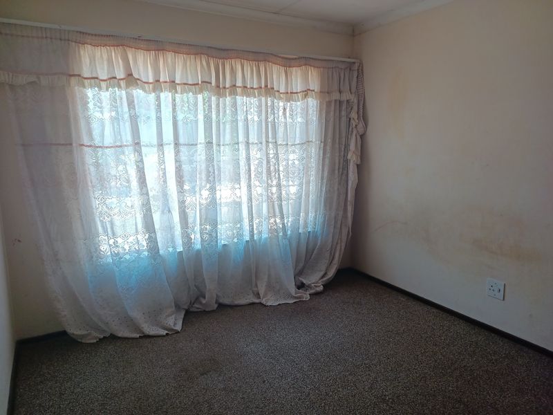 Unlock Your Dream Home in Freehold - Photo 10