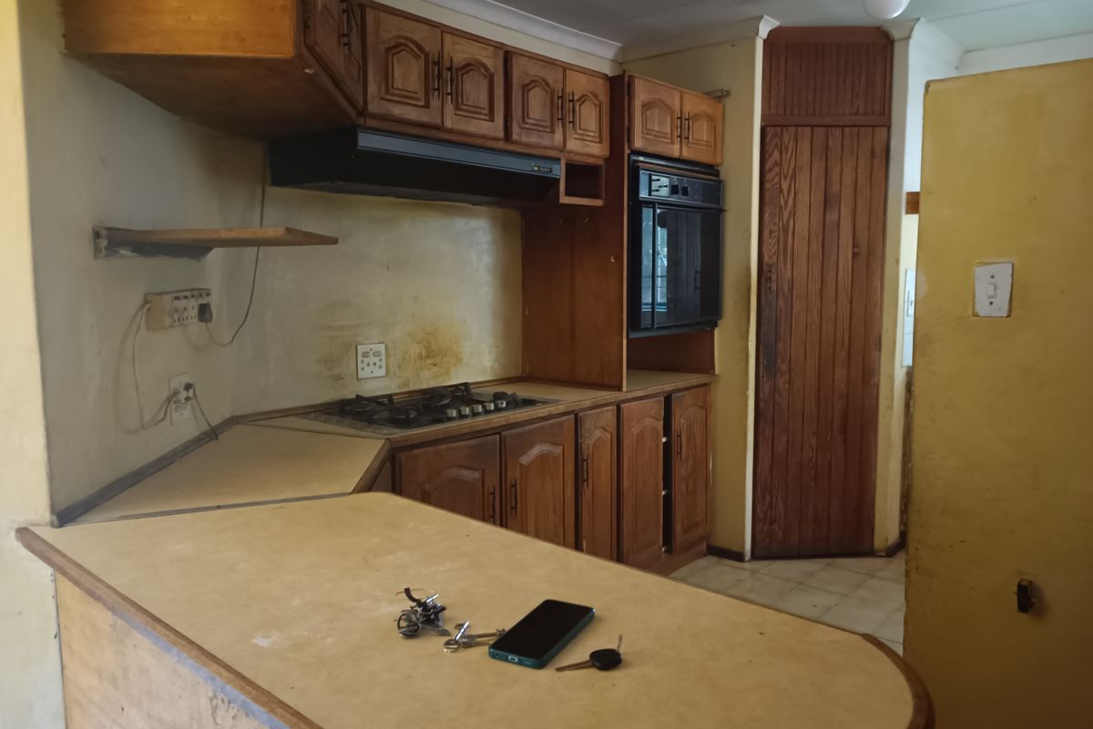 Unlock Your Dream Home in Freehold - Photo 4