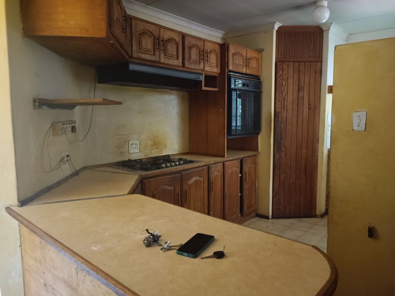 Unlock Your Dream Home in Freehold - Photo 4