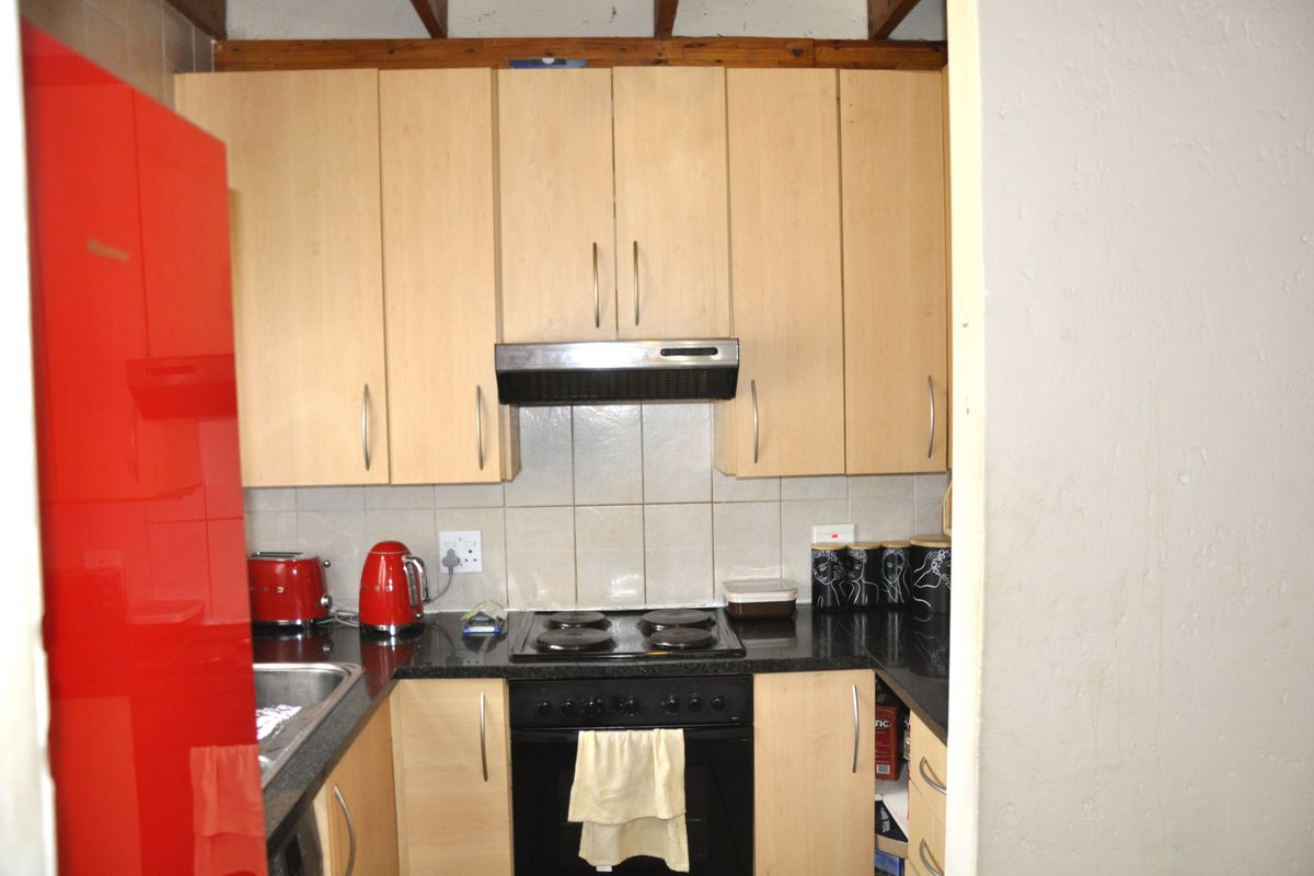 Loft Apartment with Views in Erand Gardens, Midrand - Photo 2