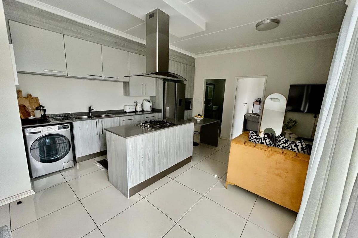 Sleek & Smart Living – 1-Bedroom Apartment with Excellent Investment Appeal - Photo 2