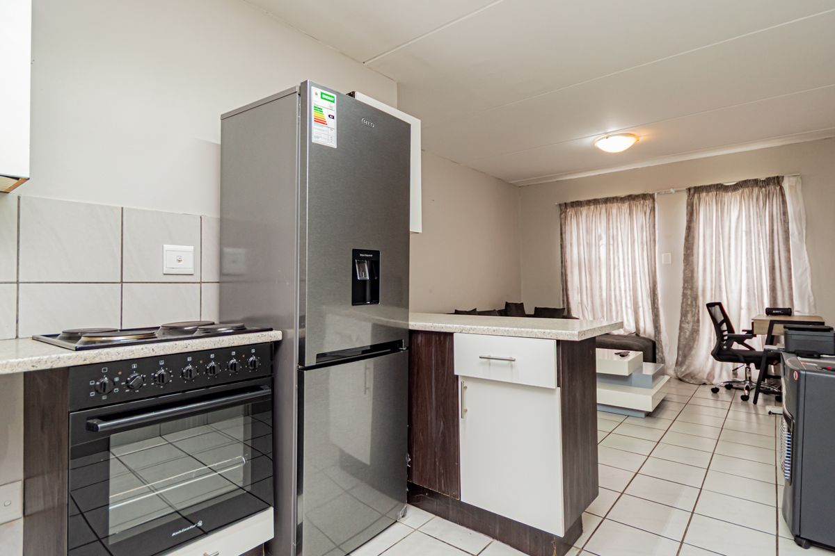 Secure estate livng in Amberfield, Rooihuiskraal North - Photo 5