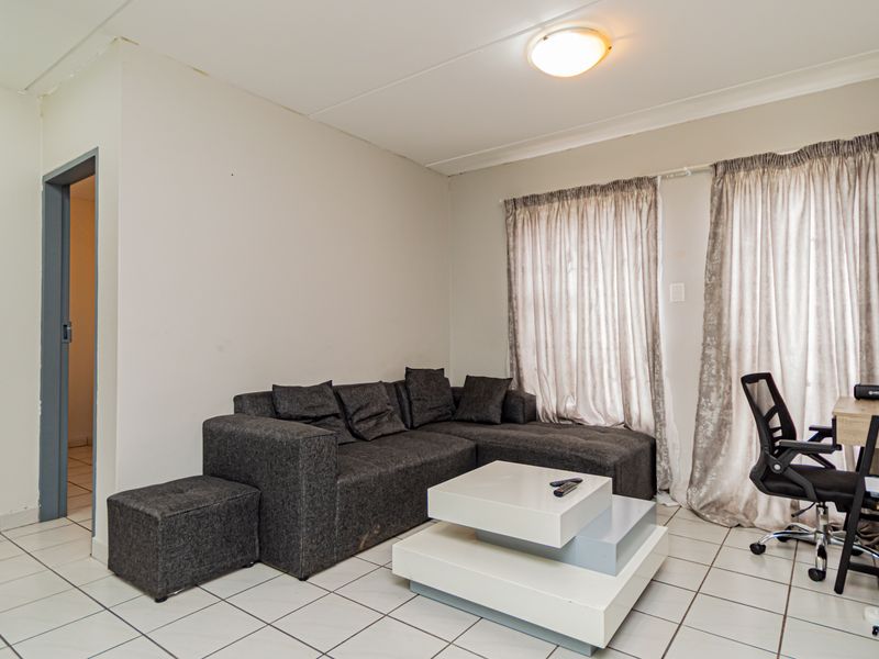 Secure estate livng in Amberfield, Rooihuiskraal North - Photo 3