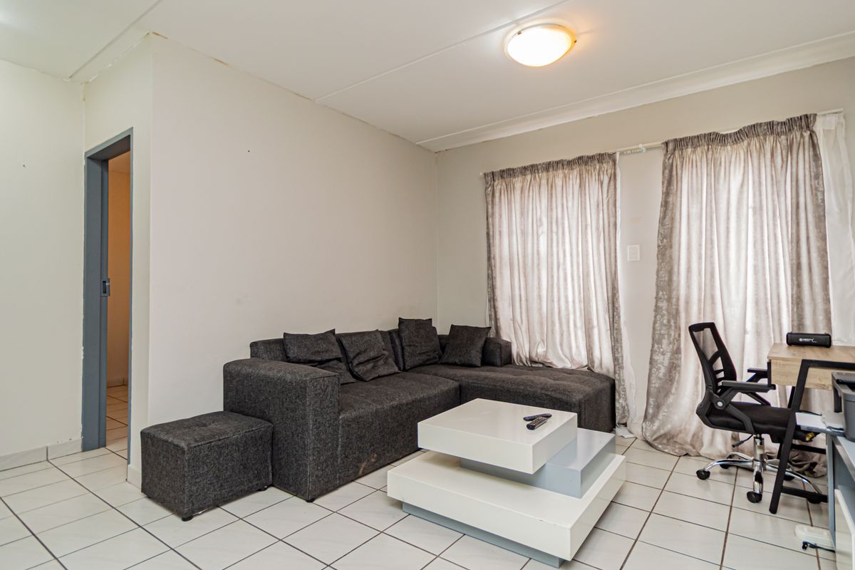 Secure estate livng in Amberfield, Rooihuiskraal North - Photo 3