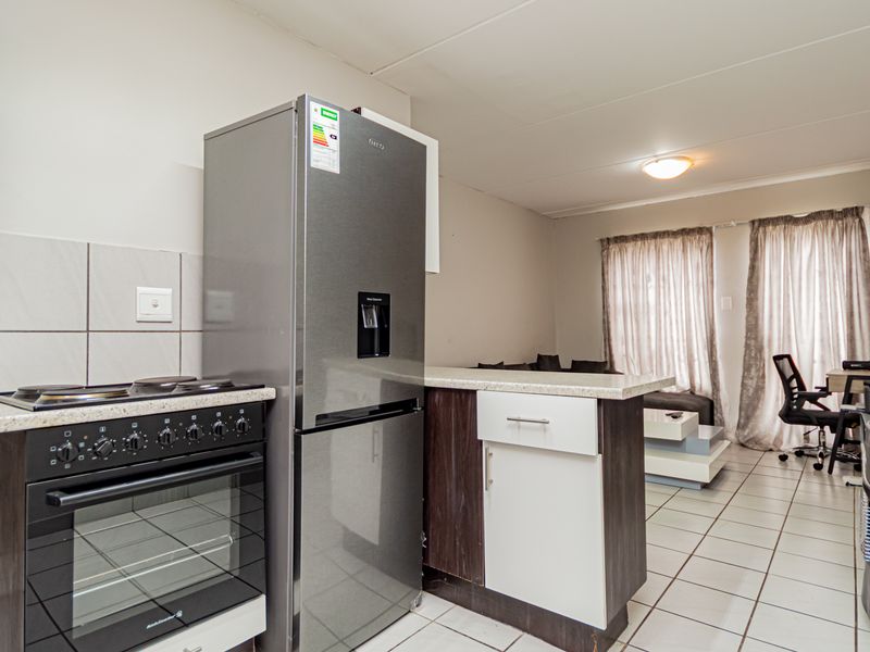 Secure estate livng in Amberfield, Rooihuiskraal North - Photo 5