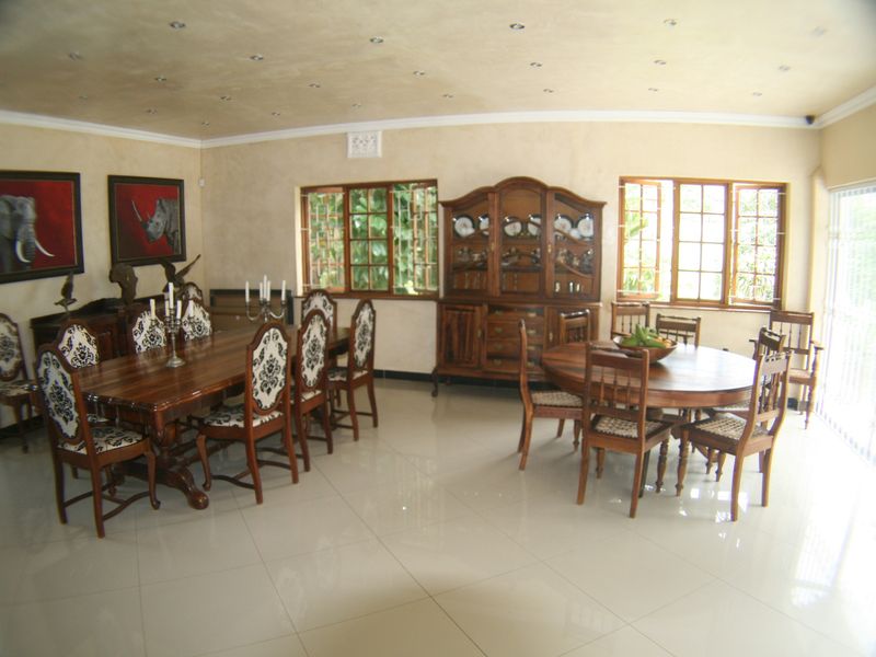 COASTAL HOME NESTLED IN LARGE NATURAL GARDEN - Photo 6