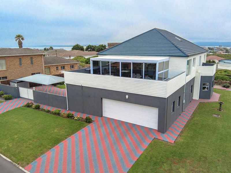 4 Bedroom House for sale in Yzerfontein - Photo 2