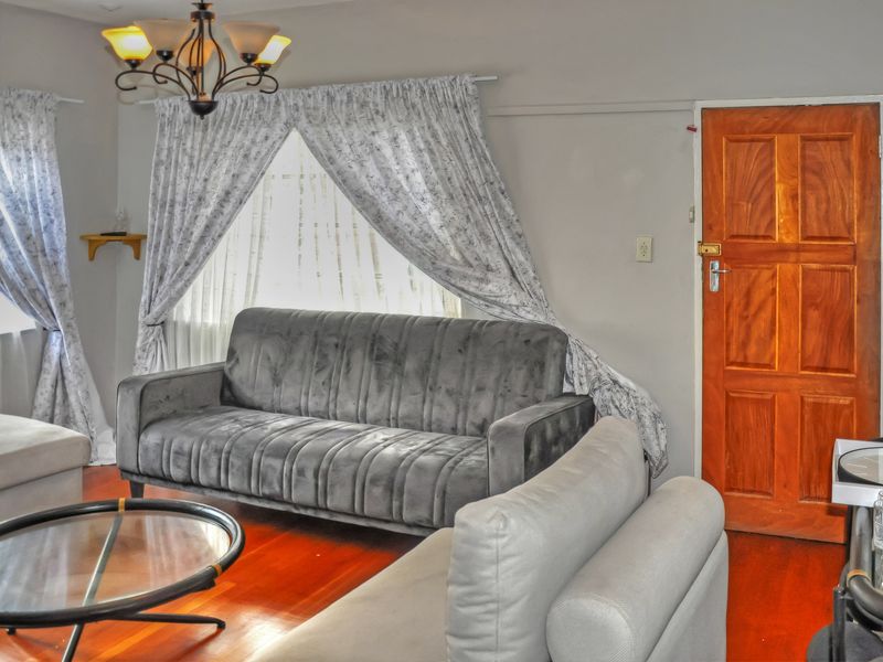 Charming 2 Bedroom Townhouse in Secure Estate – Primrose Hill - Photo 2