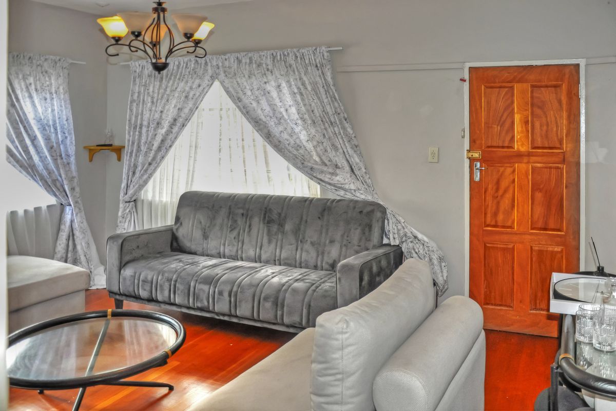 Charming 2 Bedroom Townhouse in Secure Estate – Primrose Hill - Photo 2