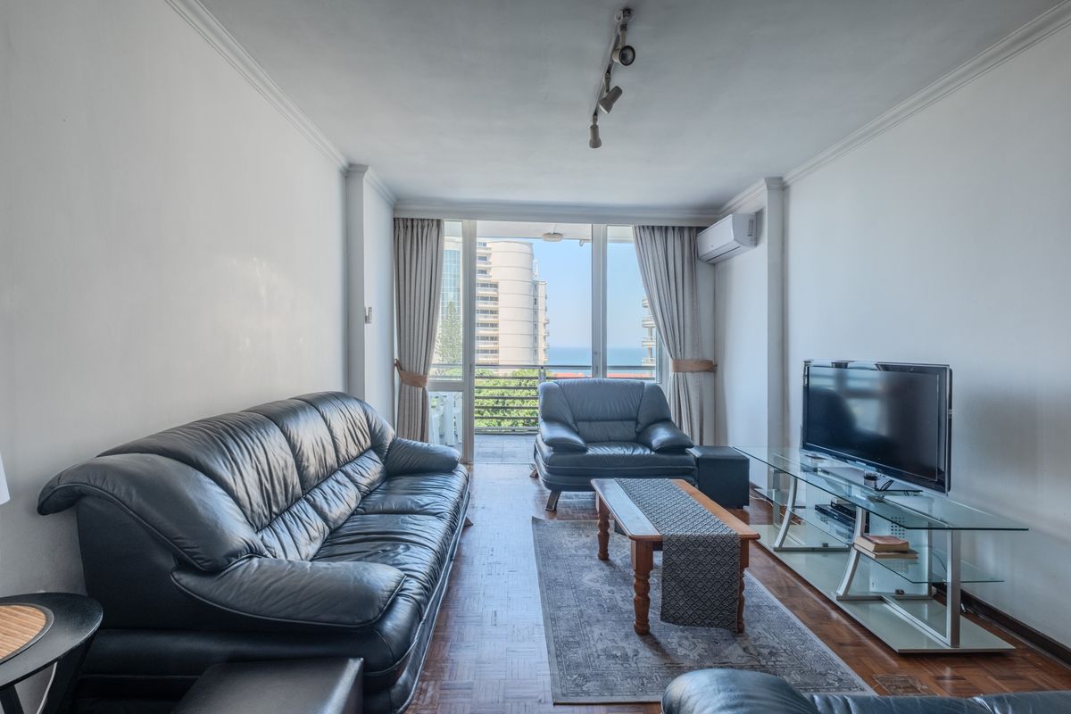 Stylish 2 Bedroom Apartment with Sea Views - Photo 4