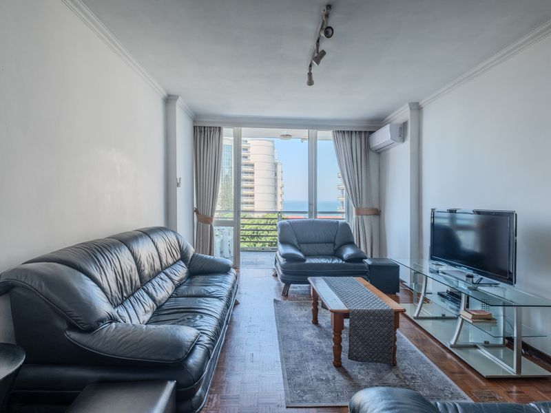 Stylish 2 Bedroom Apartment with Sea Views - Photo 4