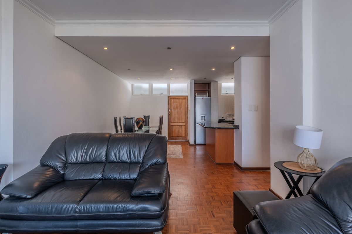 Stylish 2 Bedroom Apartment with Sea Views - Photo 5