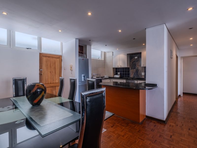 Stylish 2 Bedroom Apartment with Sea Views - Photo 6