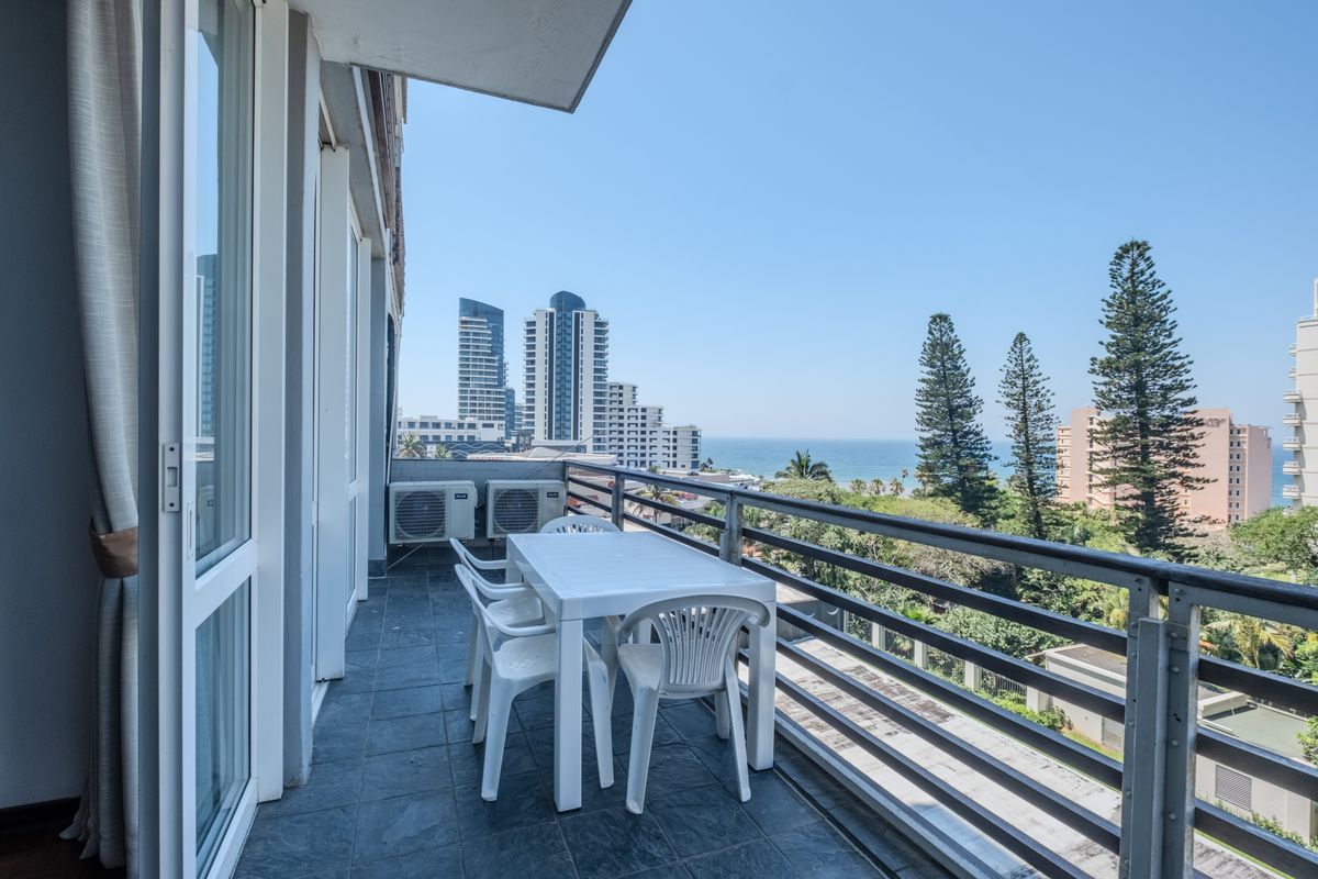 Stylish 2 Bedroom Apartment with Sea Views - Photo 2