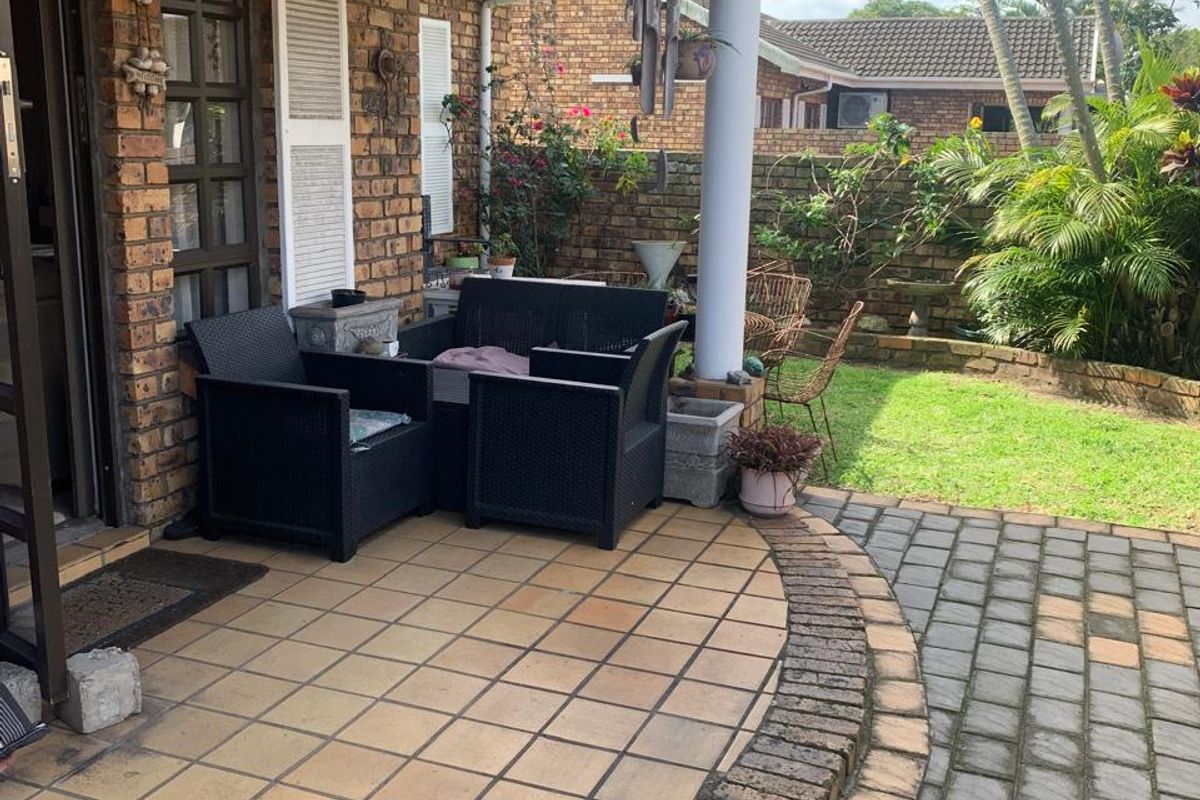 Three Bedroom Townhouse for Sale in Arboretum - Photo 2