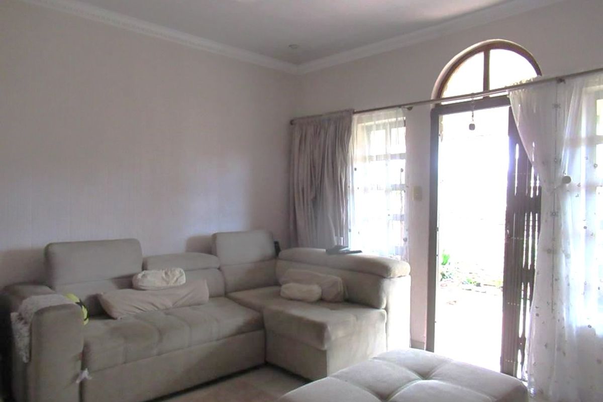 Three Bedroom Townhouse for Sale in Arboretum - Photo 4