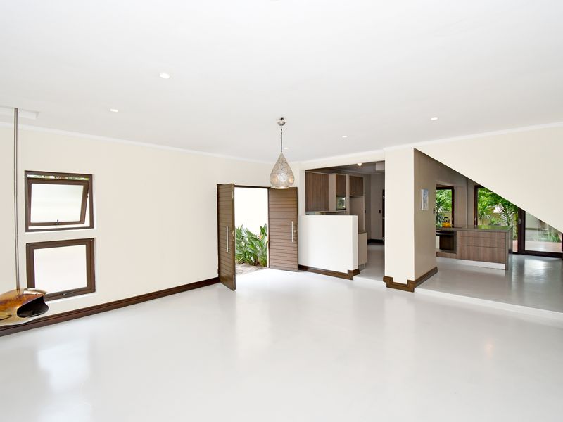 Spacious 3-bedroom home with a flexible bonus room, pool, and multiple entertainment areas. - Photo 2