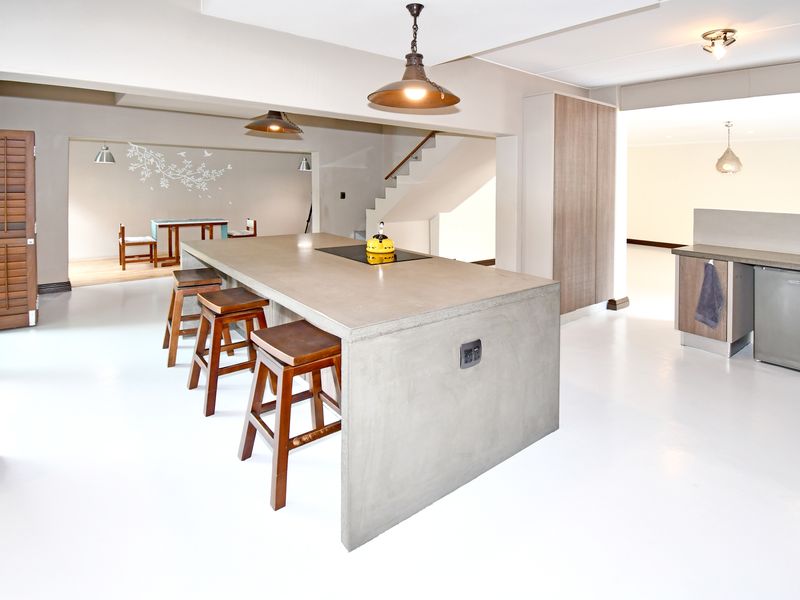 Spacious 3-bedroom home with a flexible bonus room, pool, and multiple entertainment areas. - Photo 8