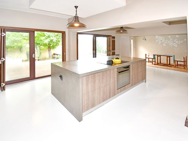 Spacious 3-bedroom home with a flexible bonus room, pool, and multiple entertainment areas. - Photo 10