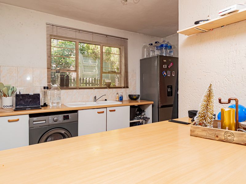 Modern Ground Floor Living – Ideal Lock-Up-and-Go in Central Randburg! - Photo 5