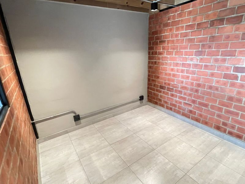 Dynamic Loft Apartment to Rent - Photo 7