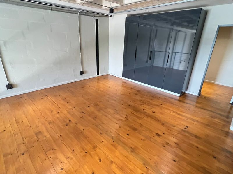Dynamic Loft Apartment to Rent - Photo 5