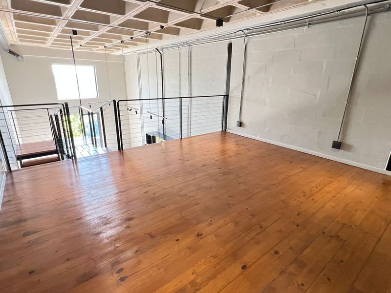 Dynamic Loft Apartment to Rent - Photo 4
