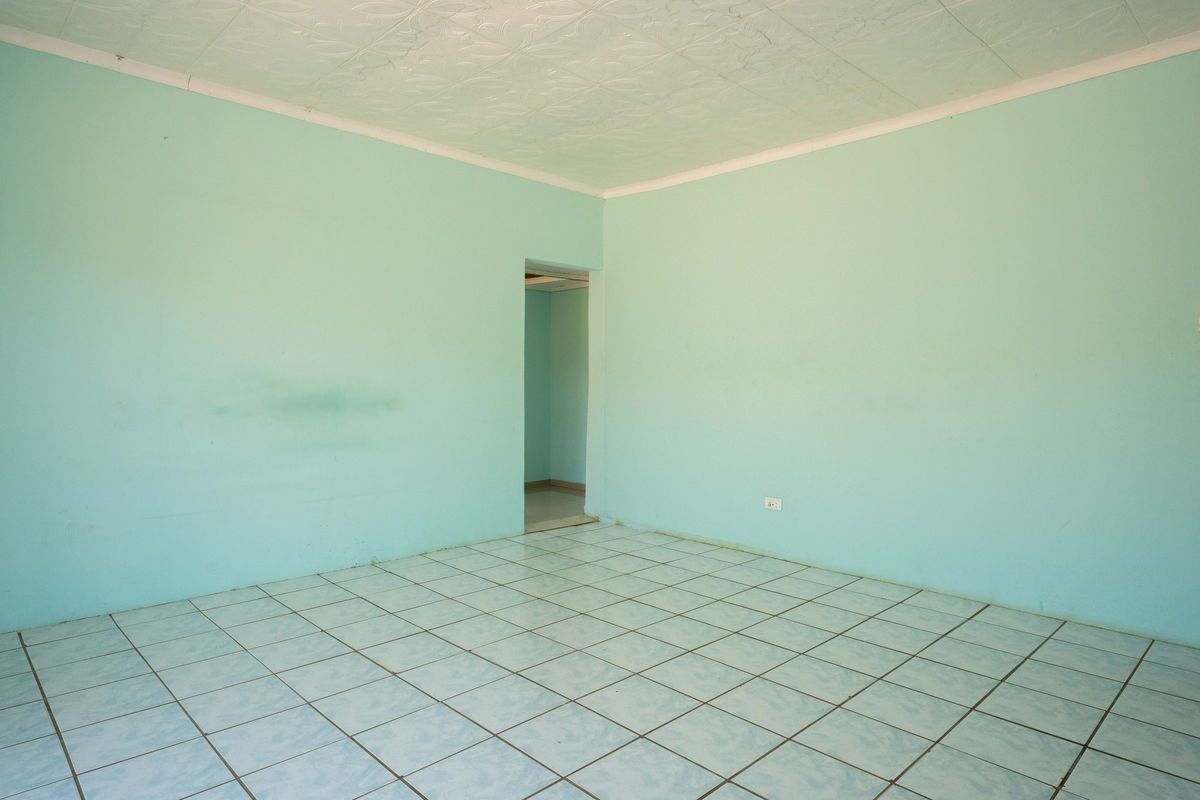 5-Bedroom House for Sale in Umgababa - Photo 5