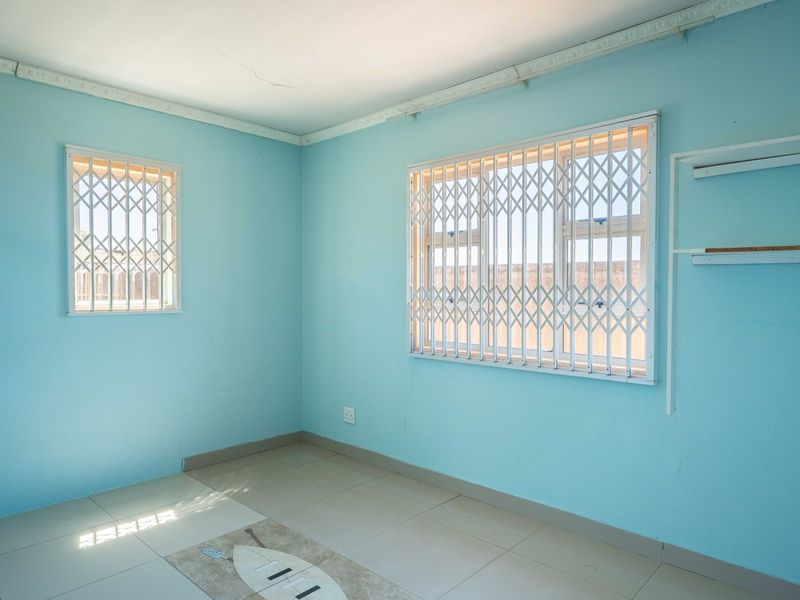 5-Bedroom House for Sale in Umgababa - Photo 8