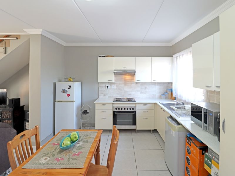 Modern Duplex in the sought after Summerset Hill - Blue Hills - Photo 3