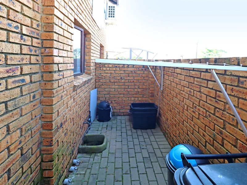 Modern Duplex in the sought after Summerset Hill - Blue Hills - Photo 6