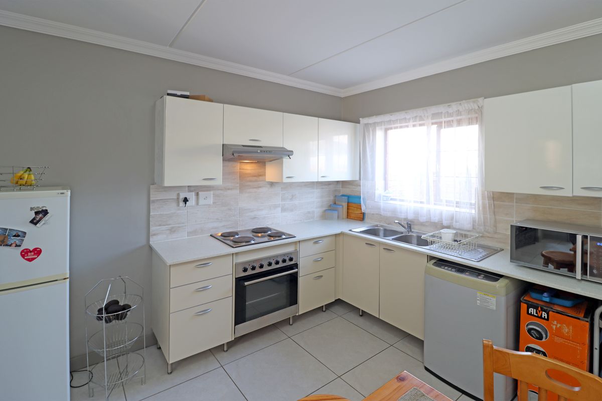 Modern Duplex in the sought after Summerset Hill - Blue Hills - Photo 4