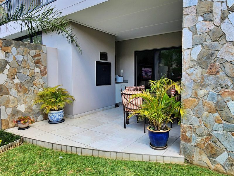 PERFECTLY POSITIONED Waterfall, Polofields ground-floor home offers comfort, style and tranquillity - Photo 9