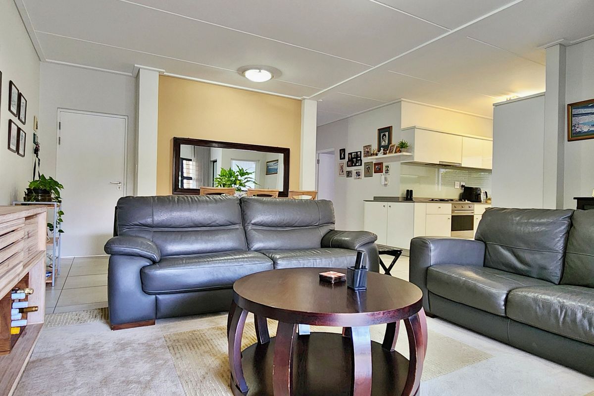 PERFECTLY POSITIONED Waterfall, Polofields ground-floor home offers comfort, style and tranquillity - Photo 5