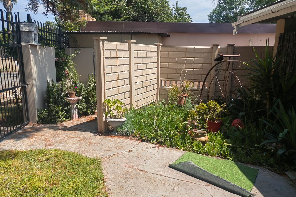 Charming Townhouse near the Vaal River for Sale in Parys - Photo 2