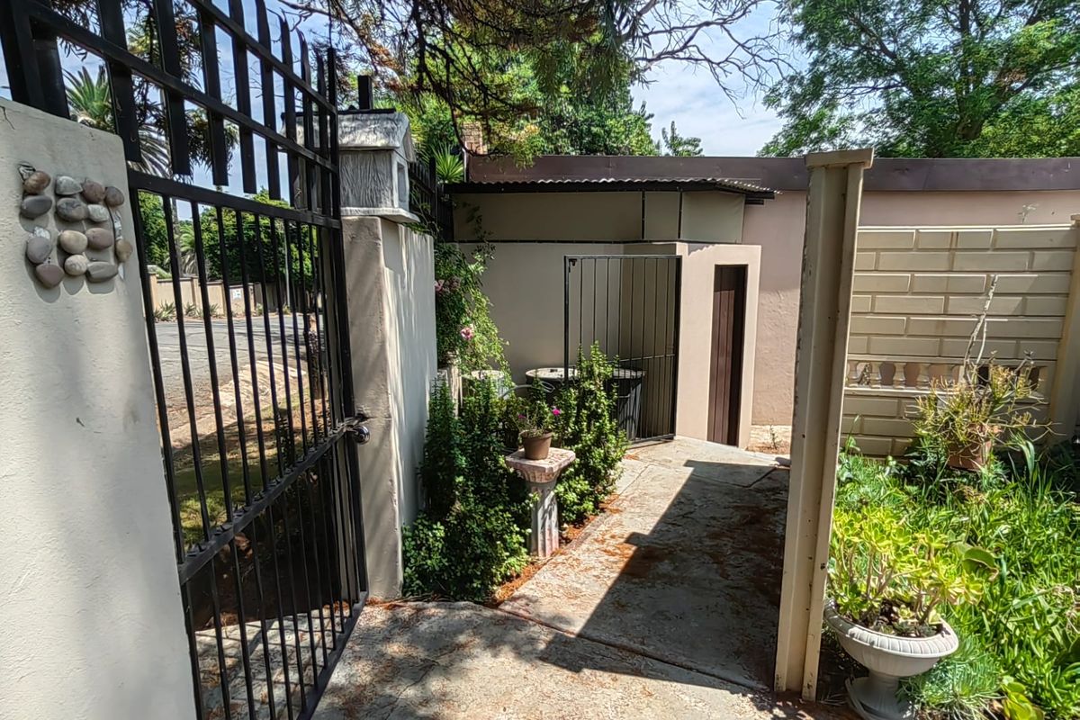 Charming Townhouse near the Vaal River for Sale in Parys - Photo 3