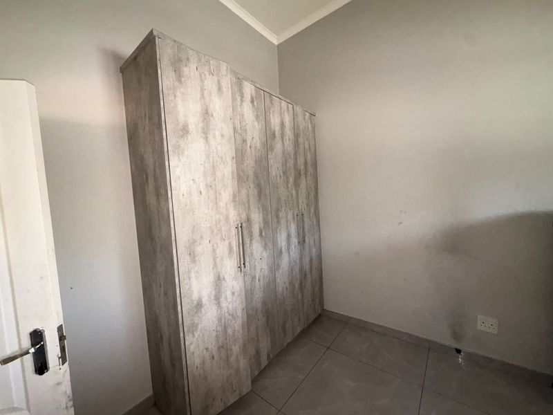 Contemporary Lock-Up-and-Go Duplex in Prime Bo-dorp Location - Photo 10