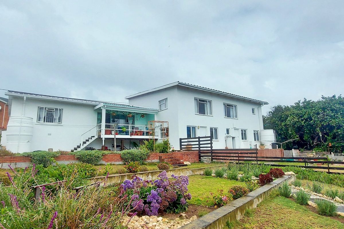 Excellent Investment Opportunity in the Heart of Struisbaai! - Photo 2