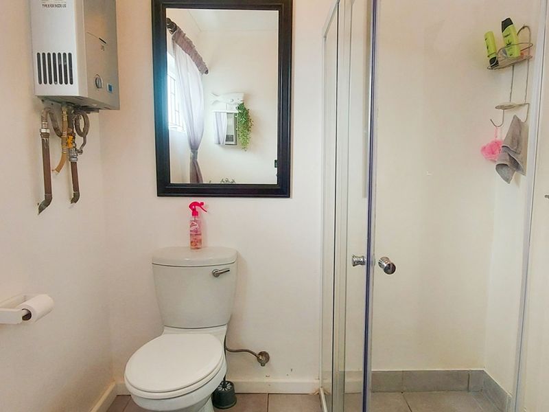 Excellent Investment Opportunity in the Heart of Struisbaai! - Photo 10