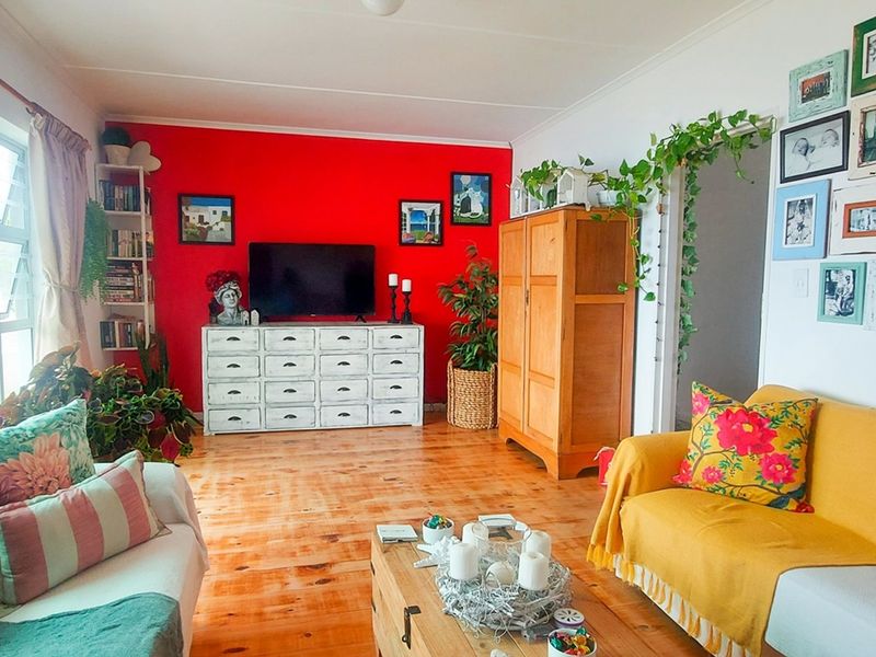 Excellent Investment Opportunity in the Heart of Struisbaai! - Photo 6