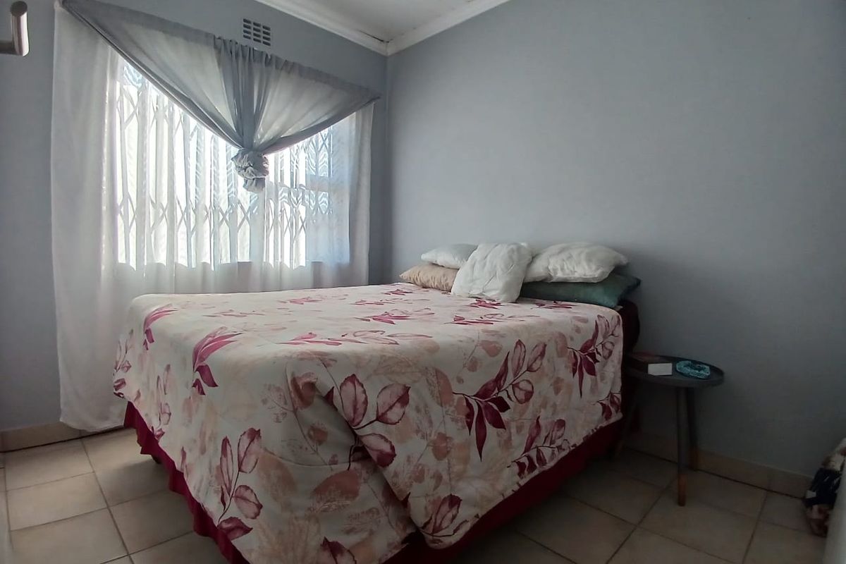 Modern 3-Bedroom Home in Secure Amalinda Estate - Photo 5