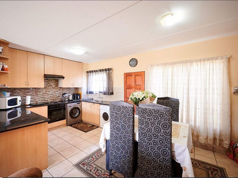 Invitation to View and Negotiate this amazing Property - Photo 5