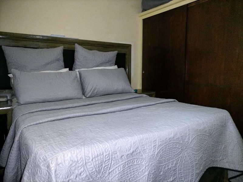 3-Bedroom Apartment in a Secure Complex – Ideal Location in Mid Town - Photo 9