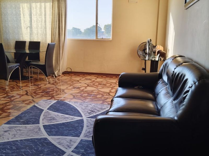 3-Bedroom Apartment in a Secure Complex – Ideal Location in Mid Town - Photo 8