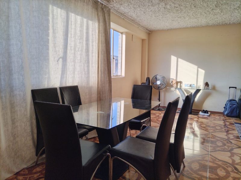 3-Bedroom Apartment in a Secure Complex – Ideal Location in Mid Town - Photo 6