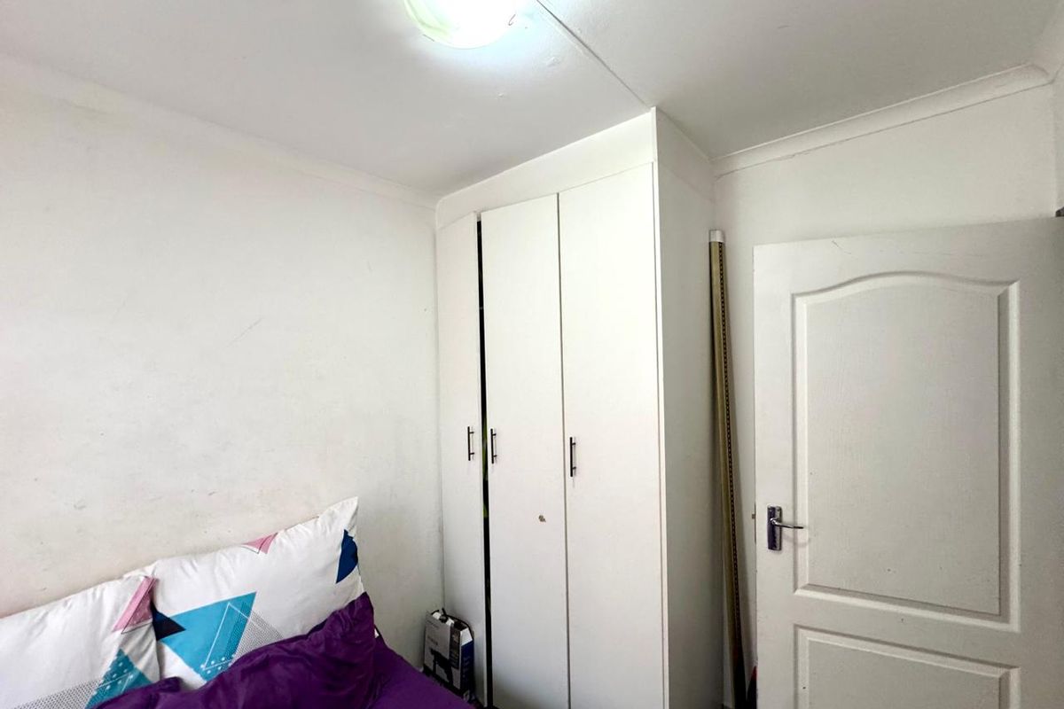 Secure Family Living in a 24-Hour Guarded Complex with Private Garden and  Park Access - Photo 5