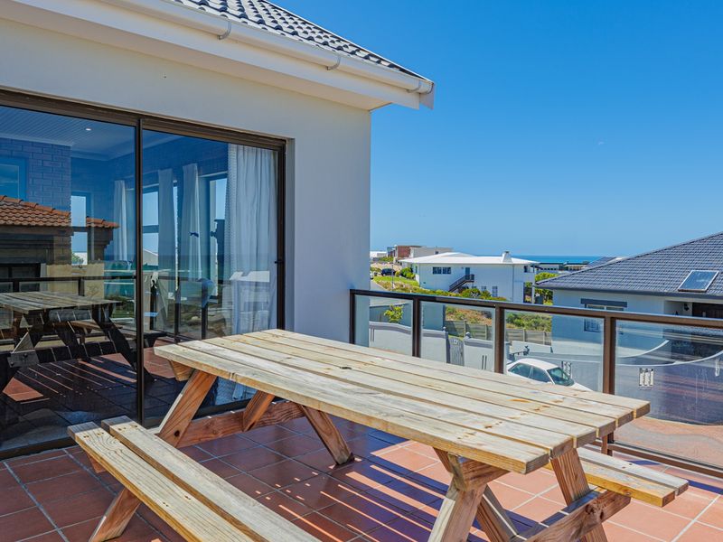 Stunning Home with Sea Views and Indoor Swimming Pool - Photo 10