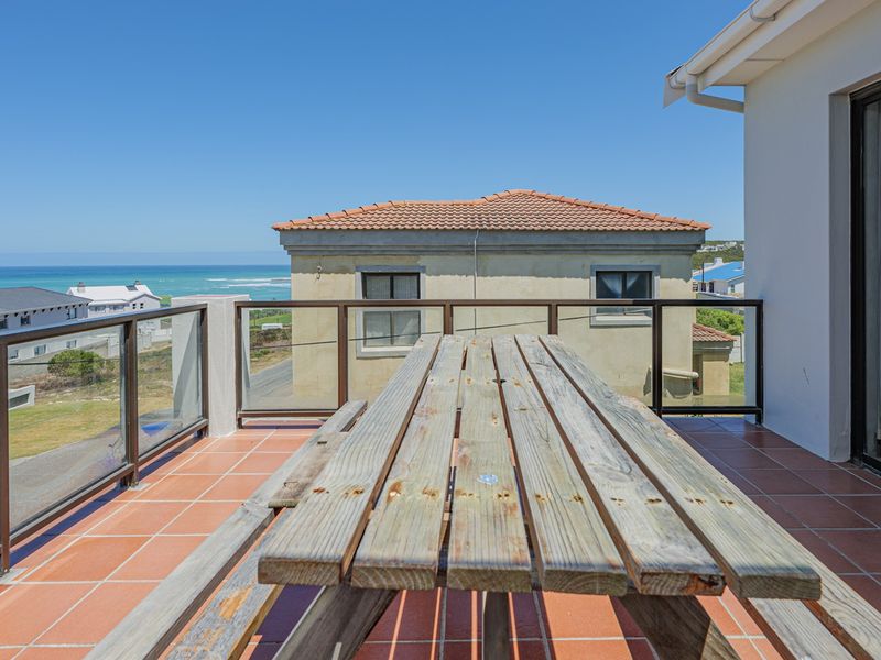 Stunning Home with Sea Views and Indoor Swimming Pool - Photo 9